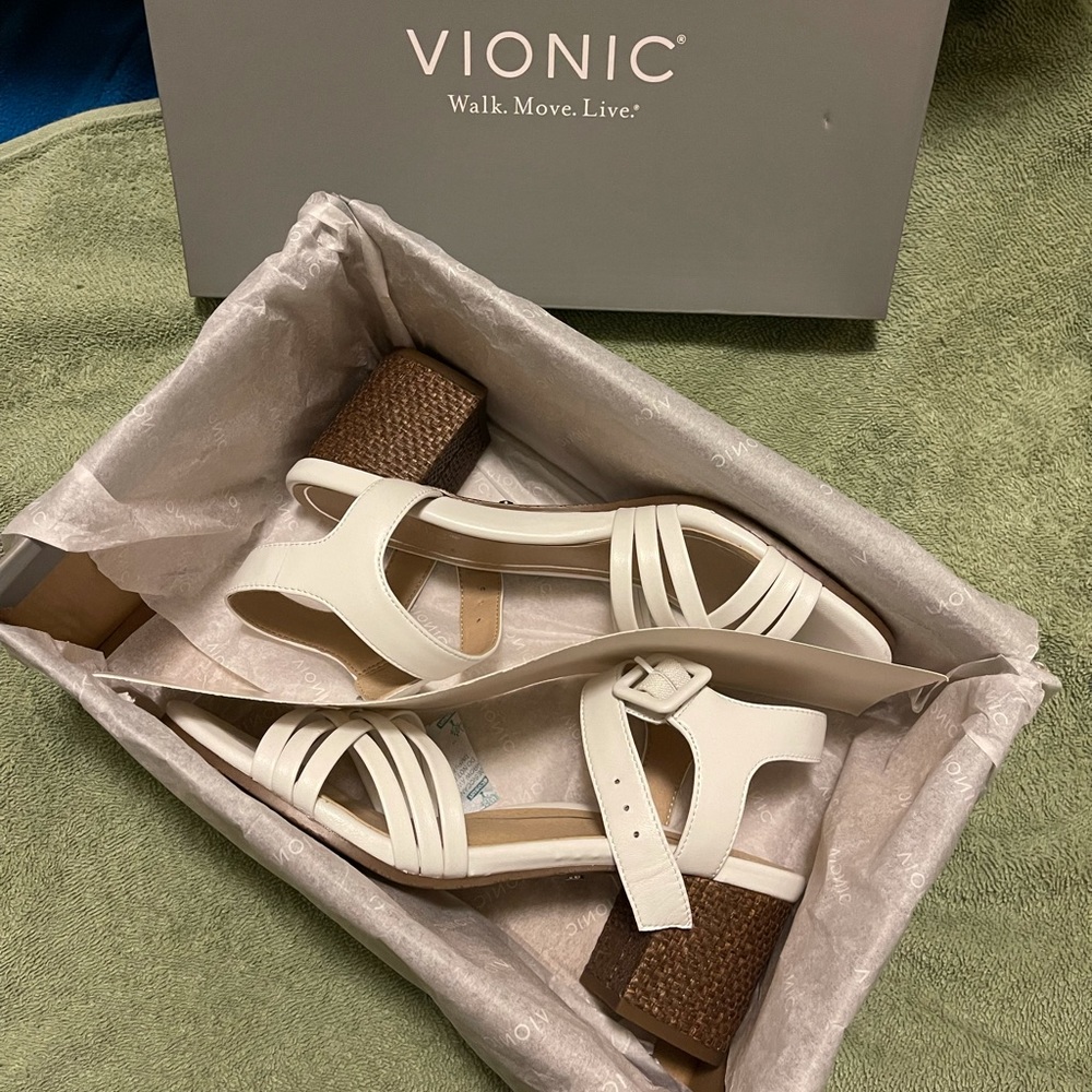 VIONIC Women’s Heeled Sandals